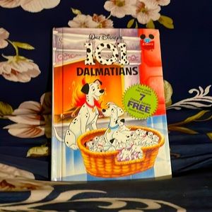 Walt Disney 101 Dalmatians book 1995 good condition